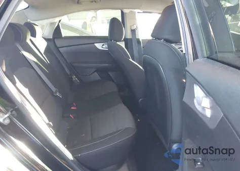 2023 Kia Forte Lxs z USA, uszkodzony, nr VIN 3KPF24ADXPE518017